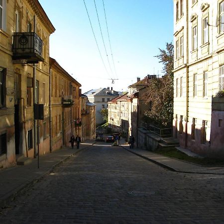 Izuminka V Centre Goroda Lviv Buitenkant foto