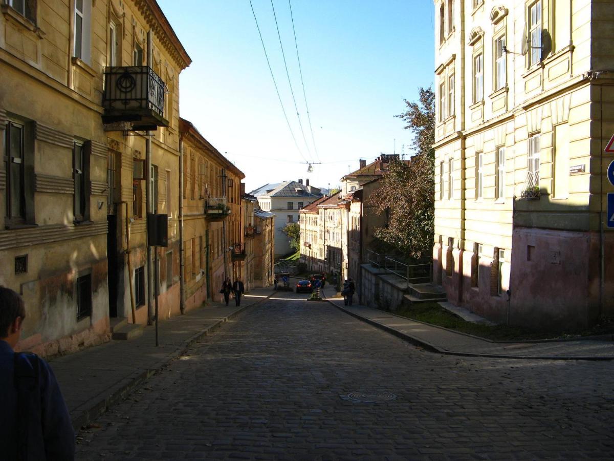 Izuminka V Centre Goroda Lviv Buitenkant foto